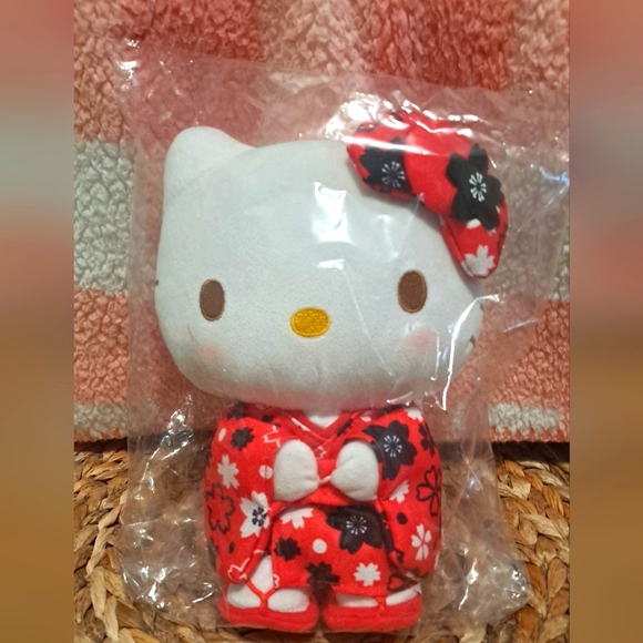 ❤️Hello Kitty Limited Edition Red 👘 Kimono Standing Plush❣️ - Picture 4 of 8